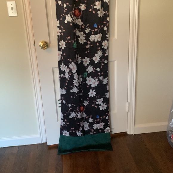 Floral Wrap/Scarf - Picture 8 of 10